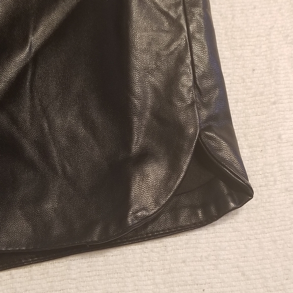 New Topshop Faux Leather Shorts - Black - Picture 5 of 9